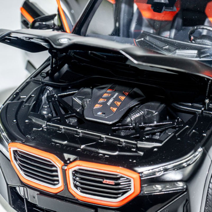 MINICHAMPS 1:18 BMW XM - 2023 - BLACK METALLIC 110023301