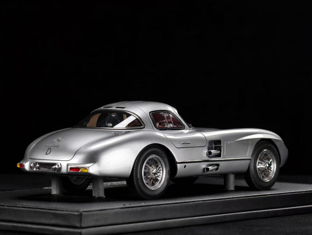 [Preorder] V8 Model 1:18 Mercedes Benz 300SLR (2 Colours)