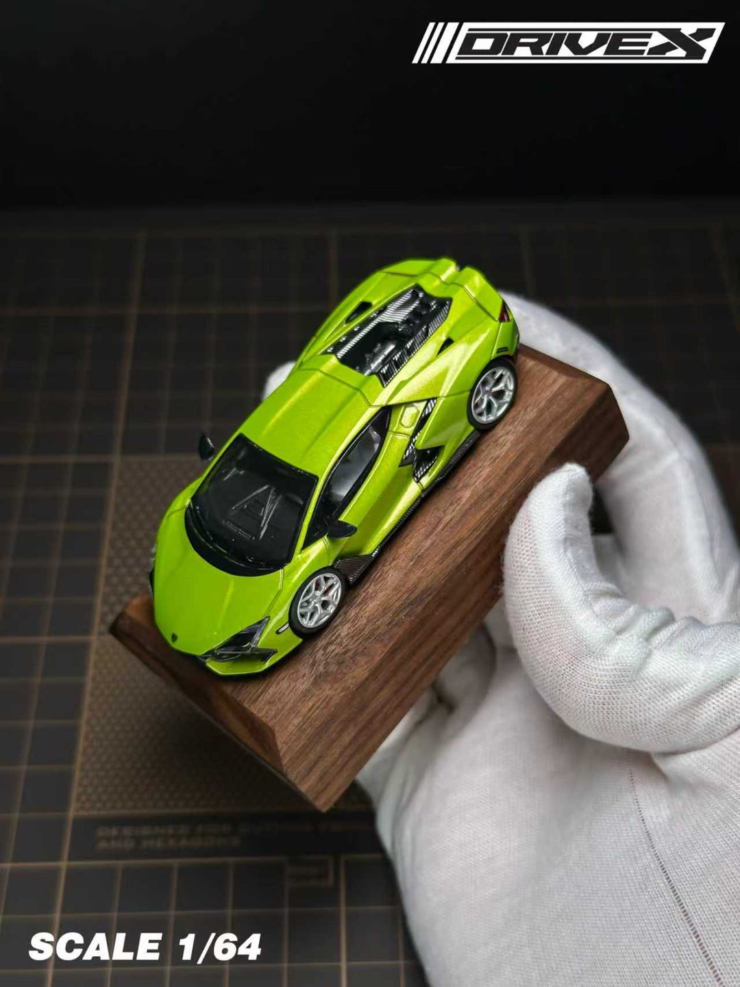 [Preorder] Drive X 1:64 Lamborghini Revuelto Hanging Card Board (7 Colours)