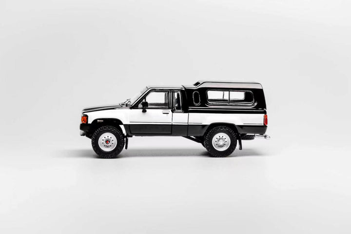 [Preorder] GCD 1:64 Toyota Hilux SR5 XTRA Cab 1985 (LHD) (3 Colours) KS-087-641/ KS-087-642/ KS-087-643