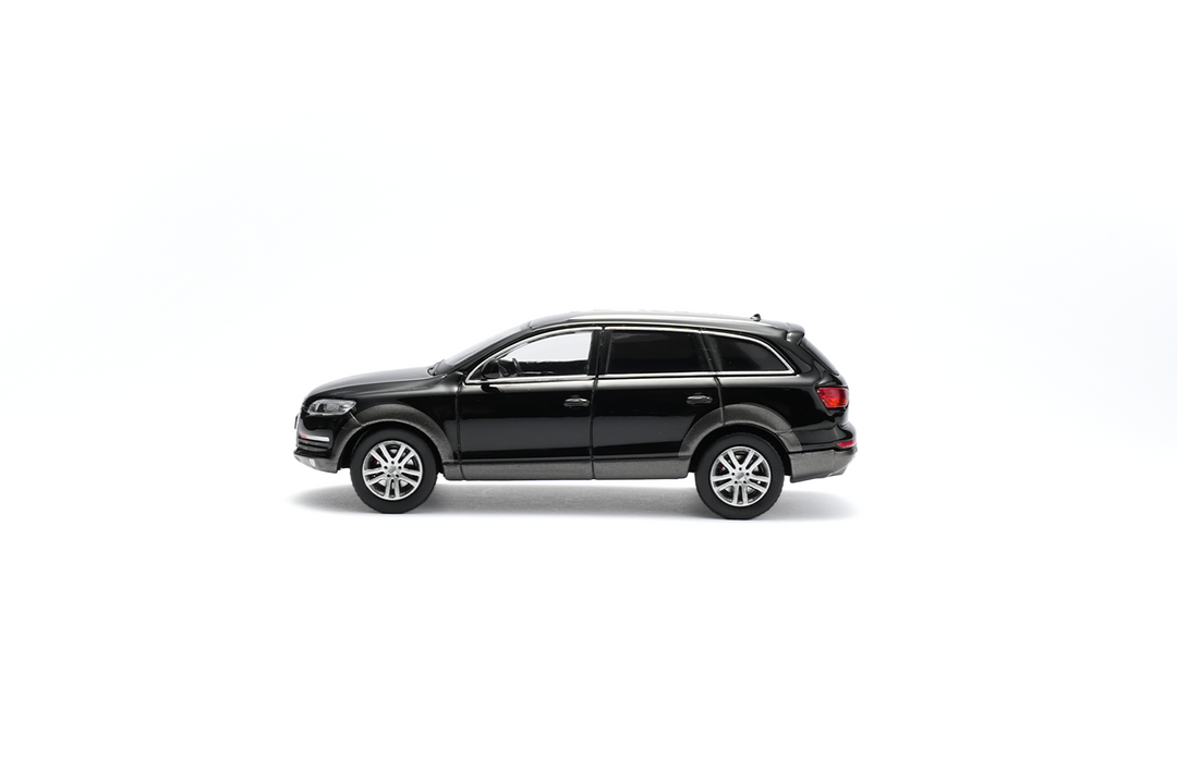 Masdi 1:64 Audi Q7 FSI quattro 2008 (2 Colours) AD3100/AD3101