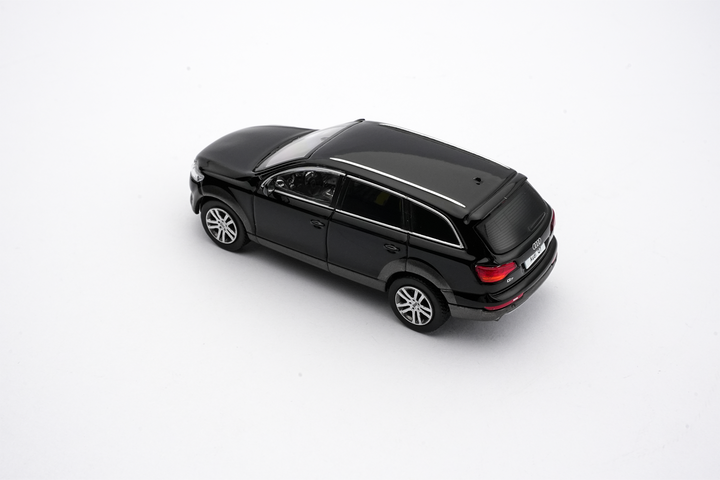 Masdi 1:64 Audi Q7 FSI quattro 2008 (2 Colours) AD3100/AD3101