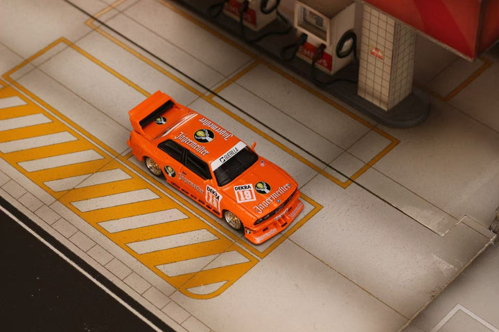[Preorder] Street Weapon 1:64 BMW E30 M3 LTO Modified Version (3 Versions)