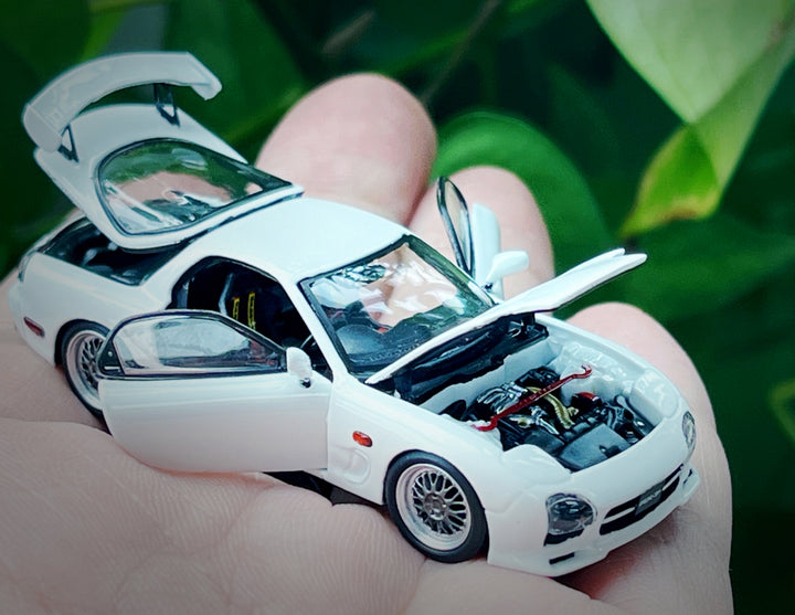 [Preorder] PGM 1:64 Mazda FD3S RX7 White Colour - Fully Opened Model (2 Versions)