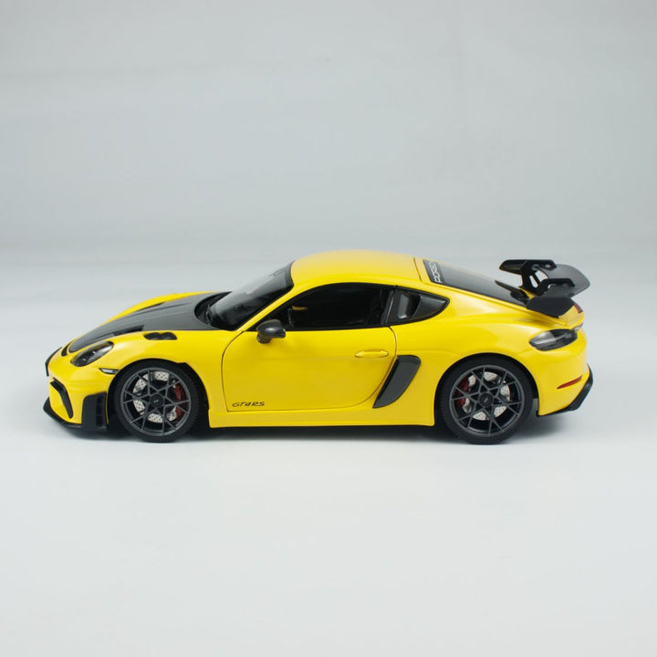 Minichamps 1:18 Caymen 718 Caymen GT4 RS Weissach Package