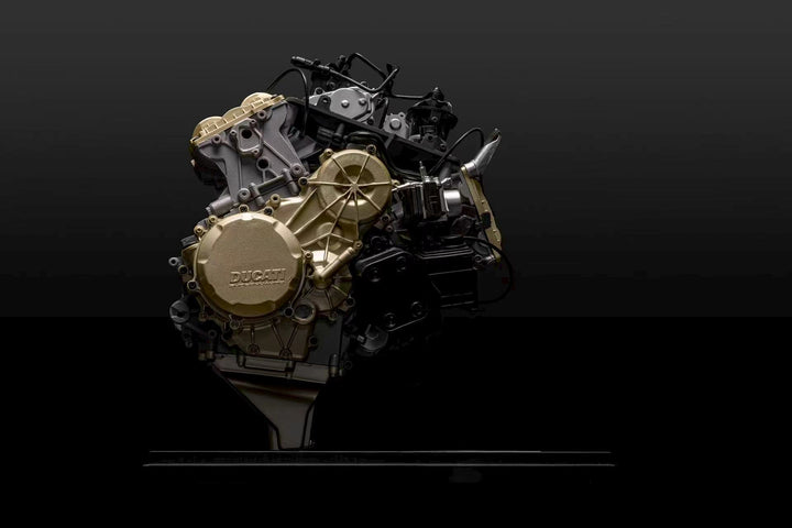 [Preorder] Pocher 1:4 HK124 Ducati Panigale - V2 Superquadro Engine Assembly Model Kit