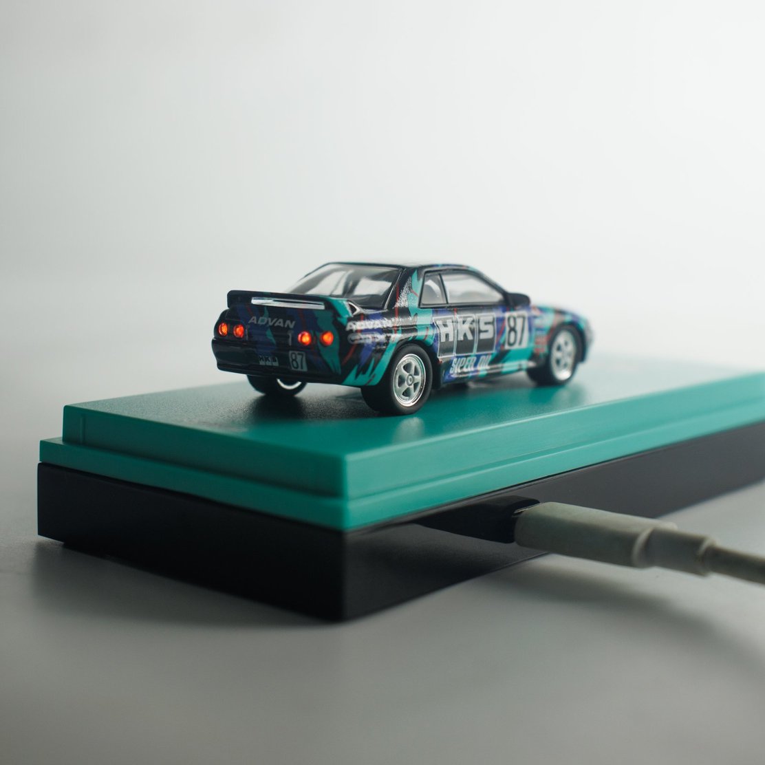 Kyosho 1:64 HKS SKYLINE (BNR32) Gr.A 1993 07012LB – Horizon Diecast