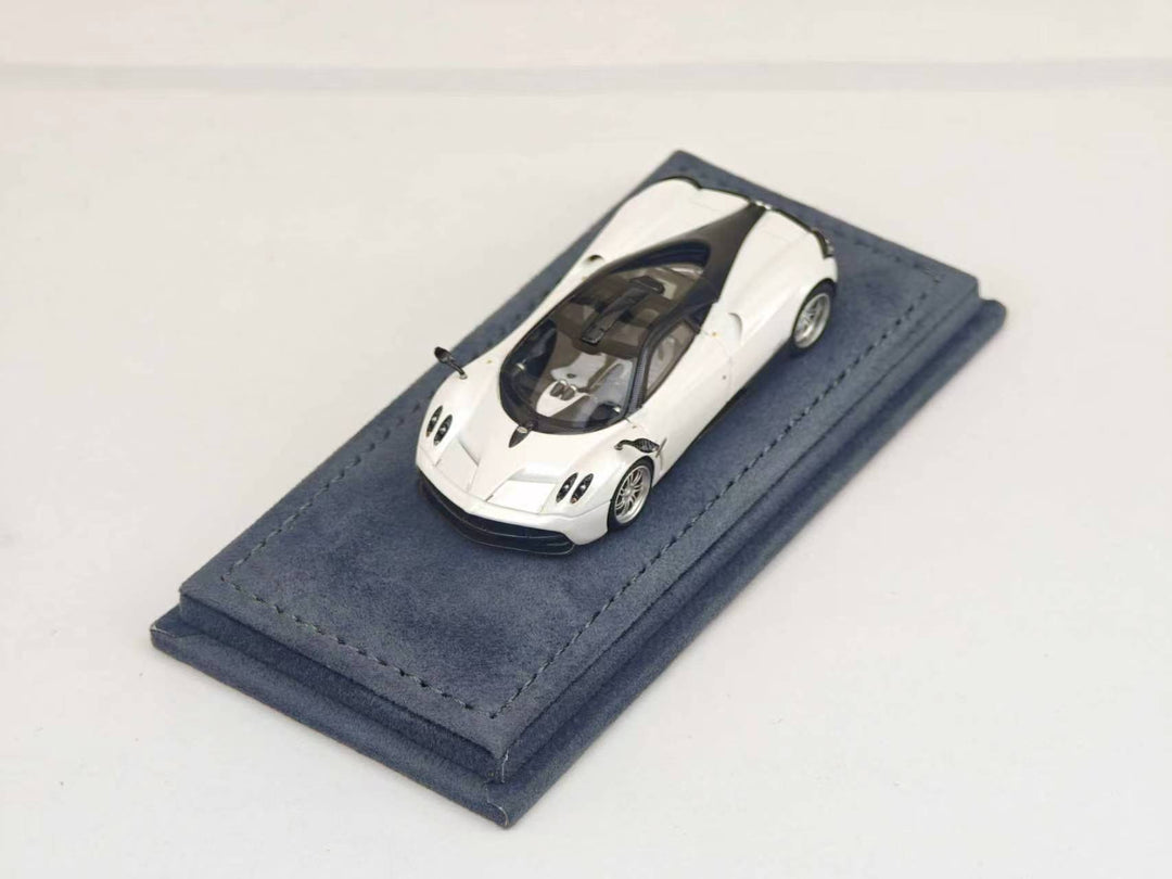 [Preorder] GRADE PRO 1:64 Pagani Huayra (6 Colours)