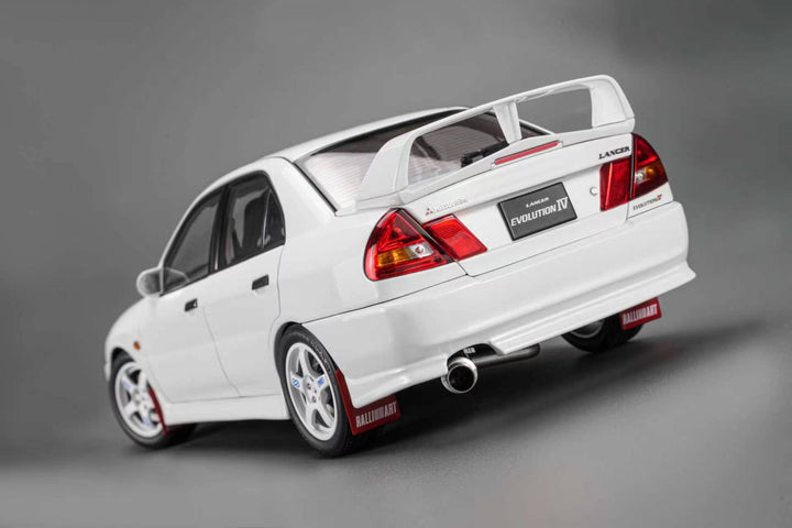 [Preorder] MOTORHELIX 1:18 Mitsubishi Lancer Evolution VI GSR Bonnet Rally Lamp Pod M84010