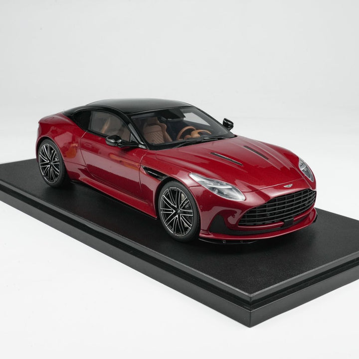 GT Spirit 1:18 ASTON MARTIN DB12 HYPER RED 2023 GT936