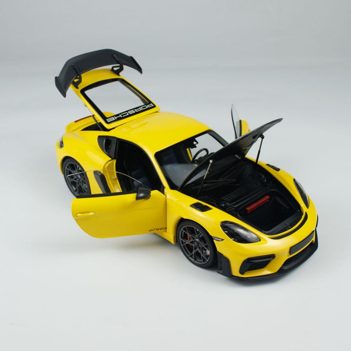 Minichamps 1:18 Caymen 718 Caymen GT4 RS Weissach Package