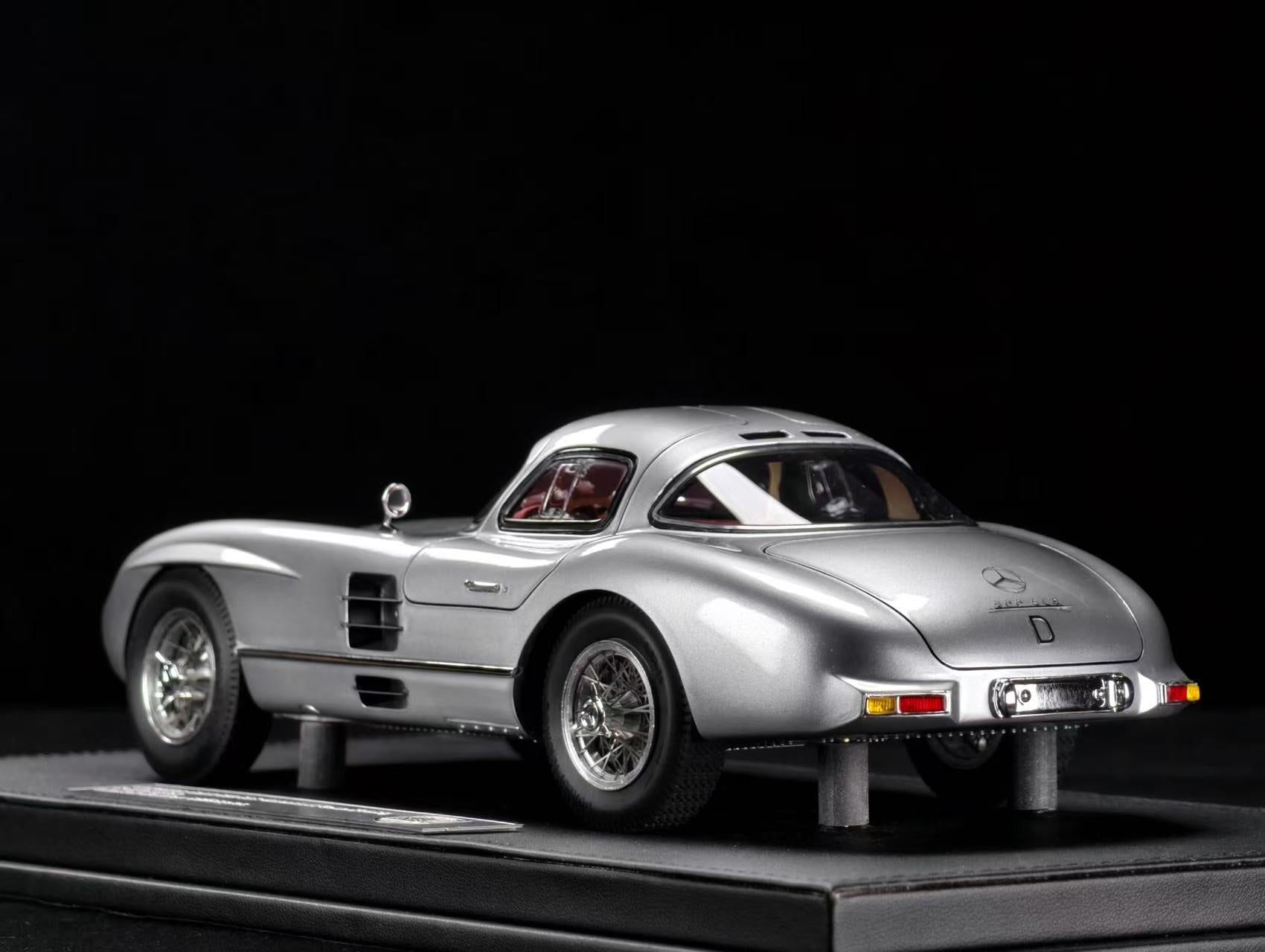 V8 Model 1:18 Mercedes Benz 300SLR (2 Colours) – Horizon Diecast