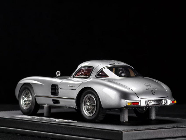 [Preorder] V8 Model 1:18 Mercedes Benz 300SLR (2 Colours)