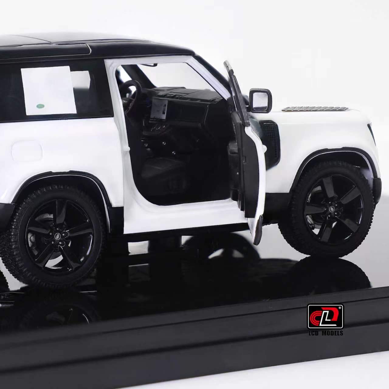 Preorder] LCD 1:43 Land Rover Defender 90 (4 Colours) – Horizon