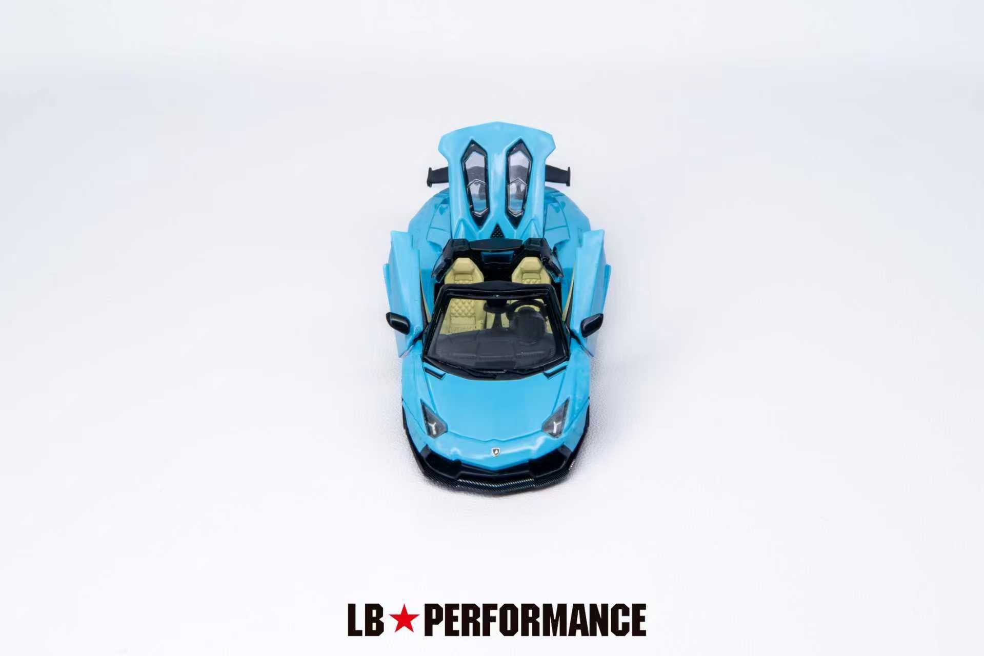 Rhino Model 1:64 Lamborghini LP720-4 Roadster LBWK Wide-Body