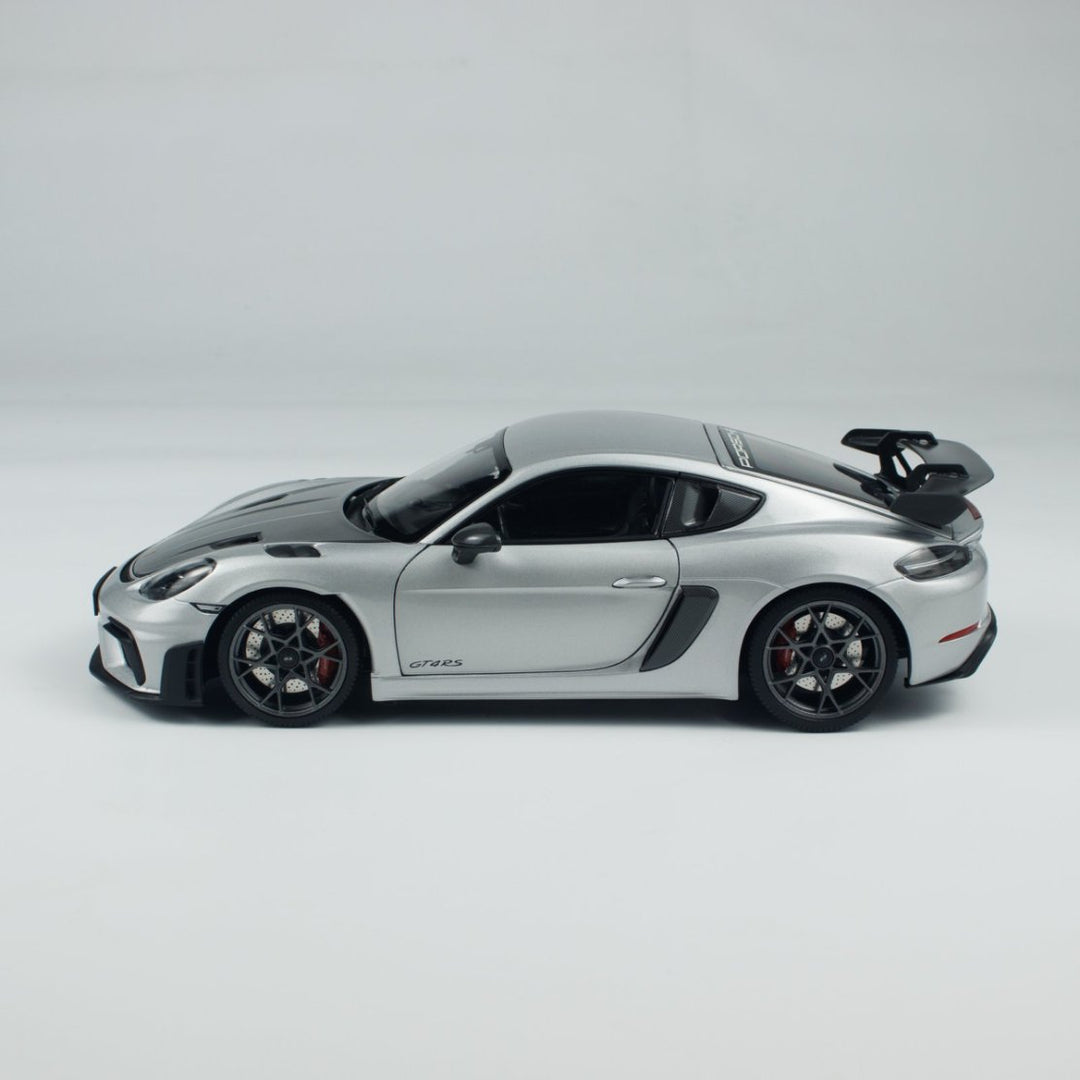 Minichamps 1:18 Caymen 718 Caymen GT4 RS Weissach Package