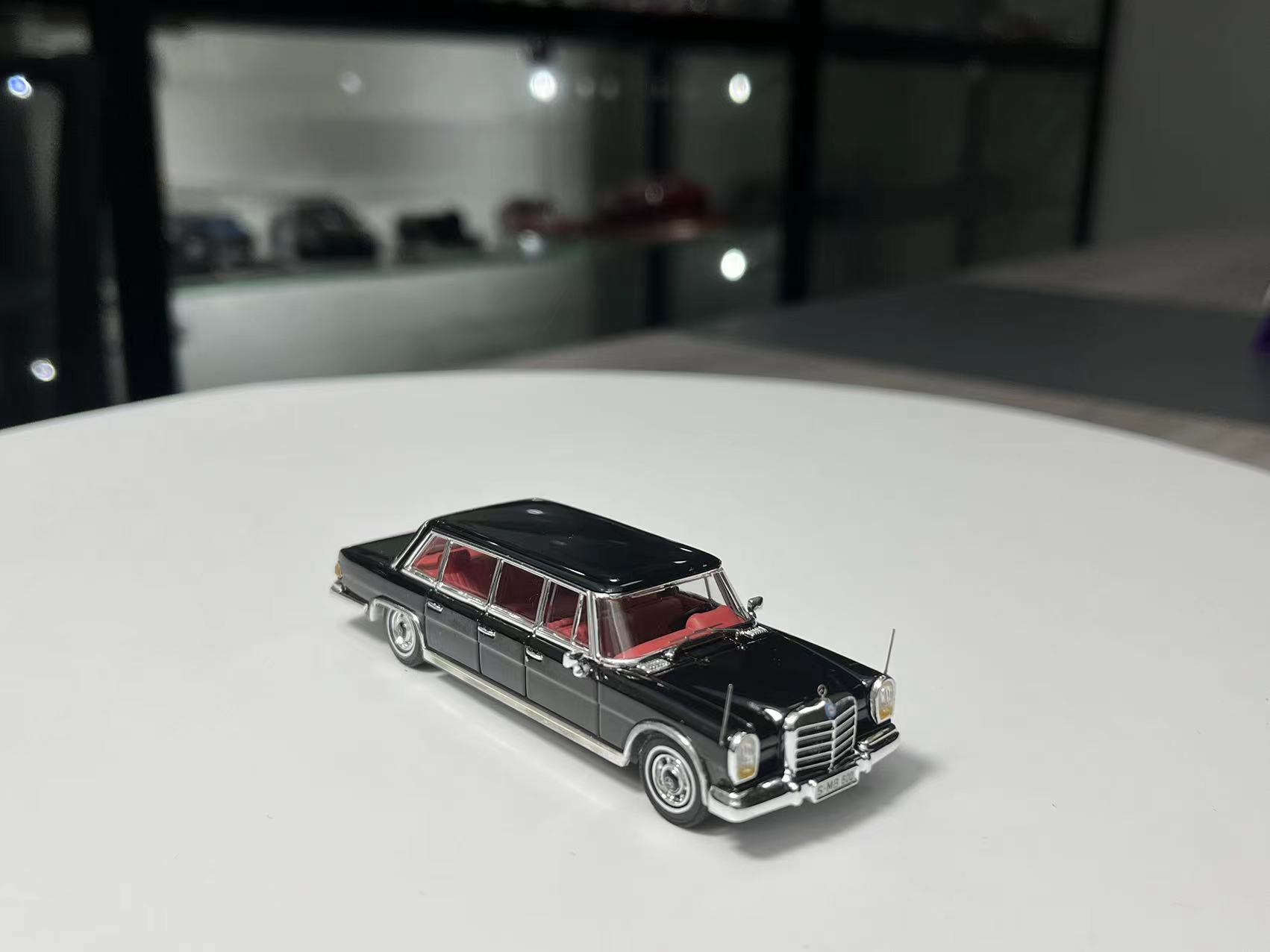 ミニカー AUTOart Mercedes Pullman s600 1/18 AUTOart Mercedes Maybach S 600 S600 Pullman (Gold) Car Model