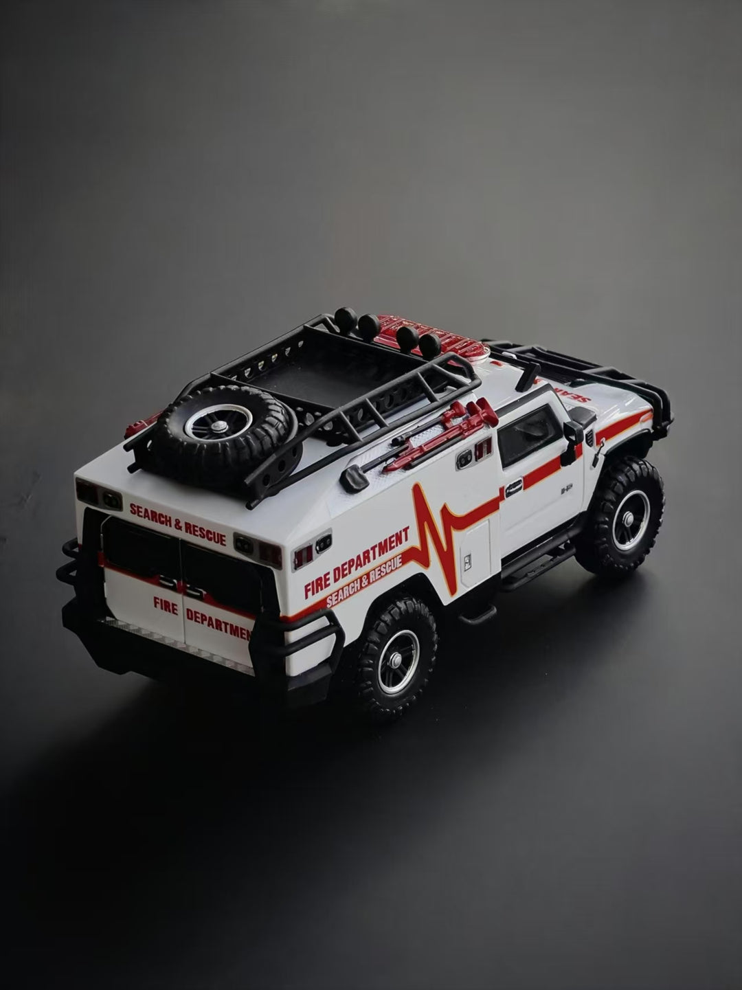 [Preorder] MK Miniatures 1:64 Hummer H2 Ambulance Glossy White