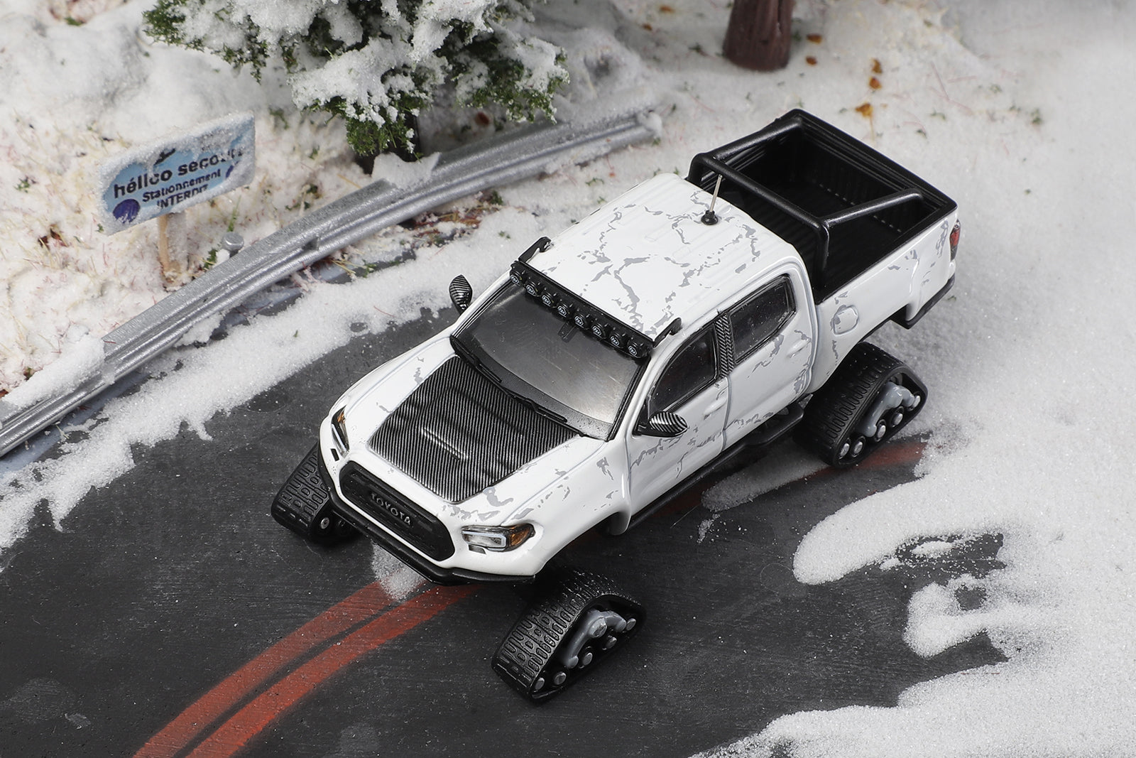 Preorder] GCD 1:64 Toyota Tacoma Snow Version (4 Versions