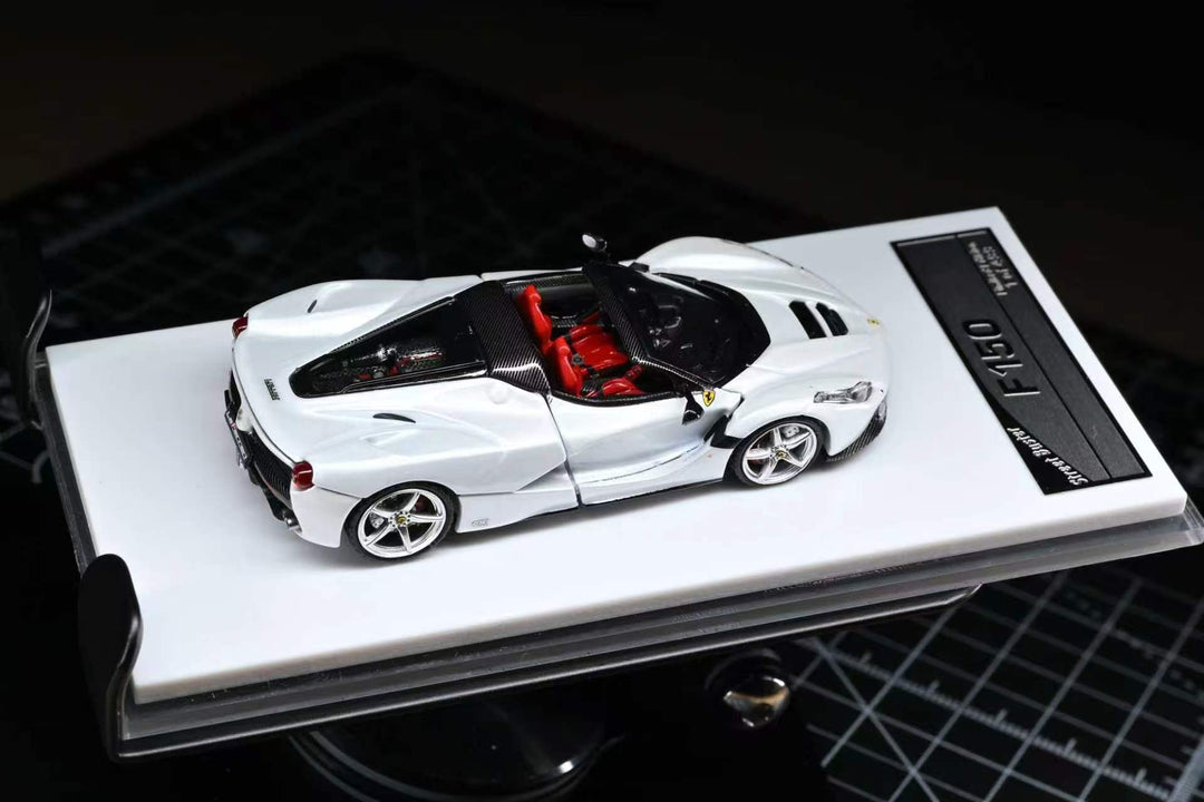 [Preorder] Street Buster 1:64 Ferrari F150 Bianco Avus-Rosso interior