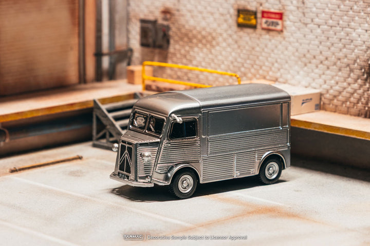 [Preorder] Tarmac Works 1:64 Citroen Type H – Silver – Global64 – Limited Edition T64G-102-SL-B