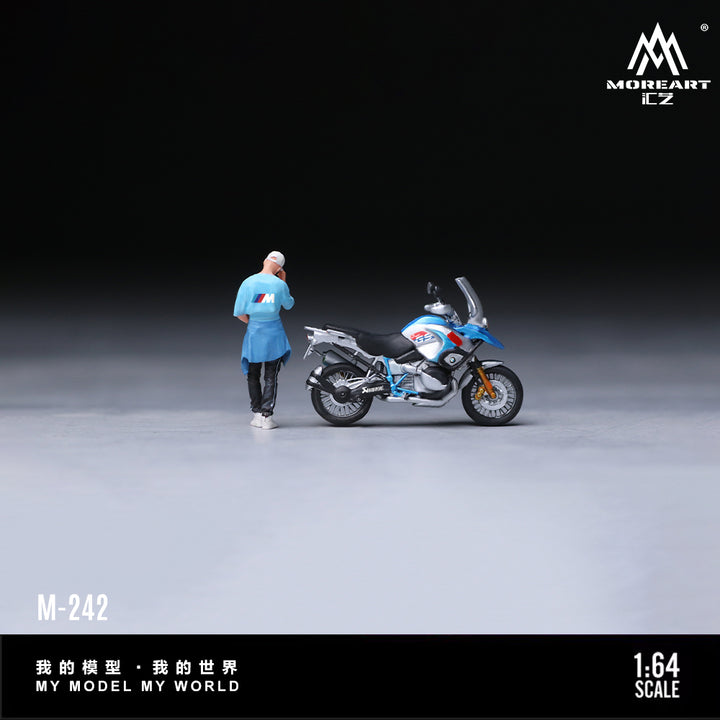 [Preorder] MoreArt 1:64 BMW BLUE MOTORCYCLE CASUAL STYLE FIGURE SET MO222242