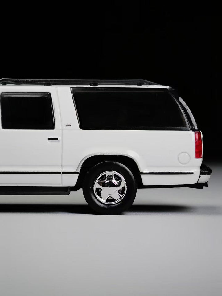 [Preorder] BLISS 1:64 Chevrolet Suburban Ivory White