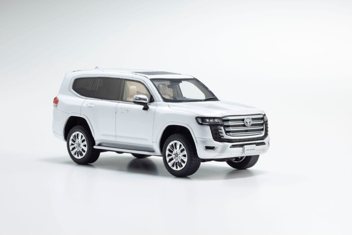 Kyosho 1:43 Toyota Land Cruiser ZX White – Horizon Diecast
