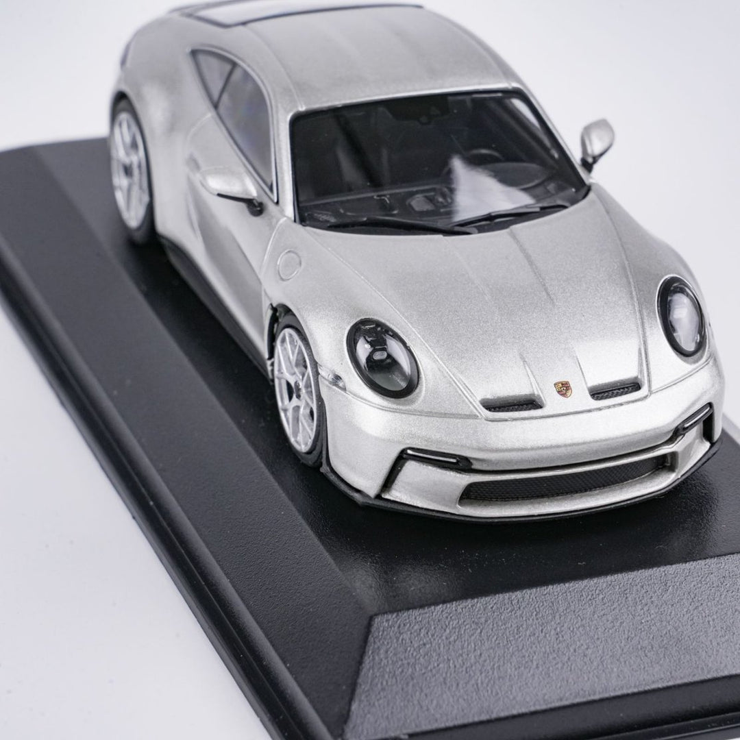 MINICHAMPS 1:43 PORSCHE 911(992) S/T - 2023 -SILVER 410063022