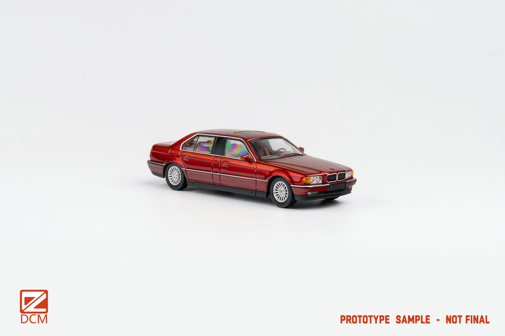 DCM 1:64 BMW E38 7-Series Extended Late Version (2 Colours