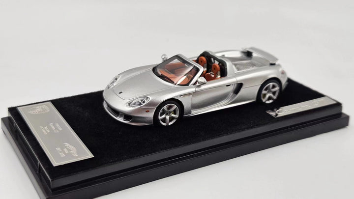 YY Model 1:64 Porsche Carrera GT (6 Colours)