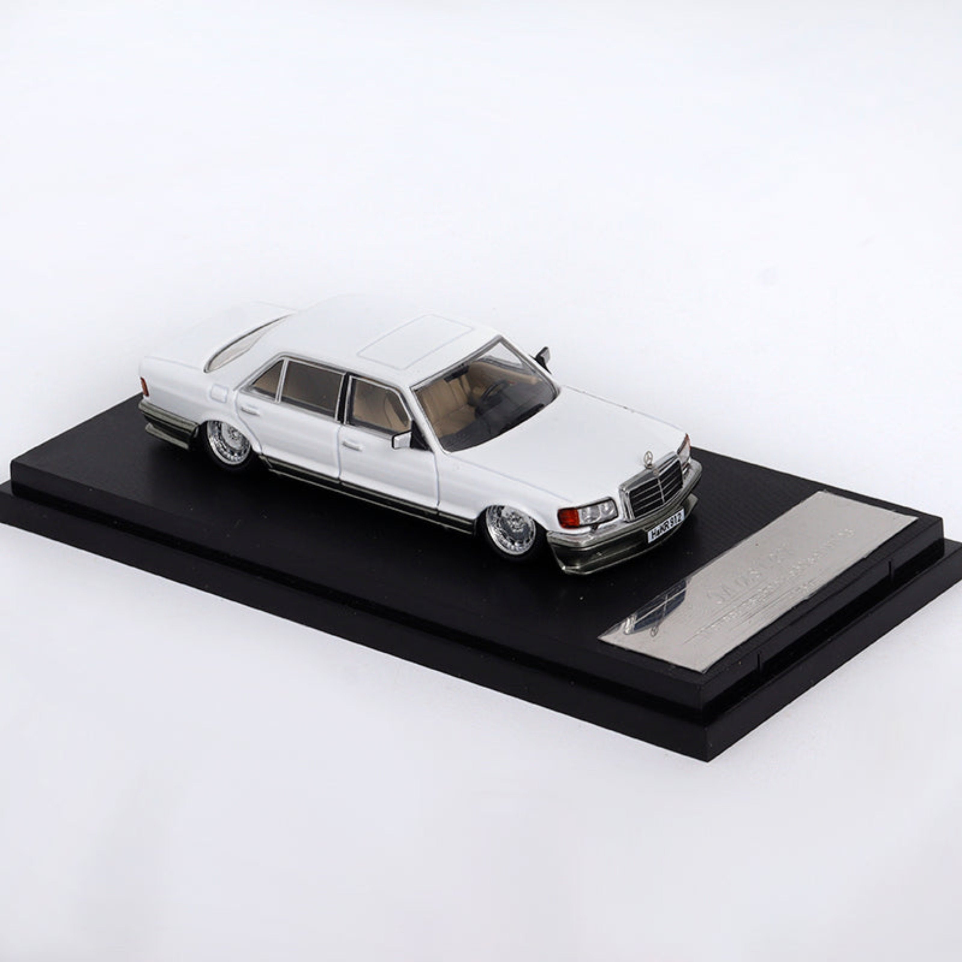 Master Model 1:64 Mercedes-Benz 560SEL W126 S Class (10