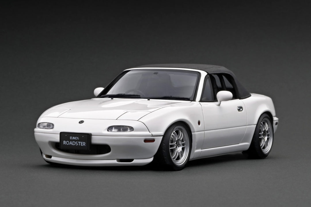 Ignition Model 1:18 Eunos Roadster (NA) White IG3195