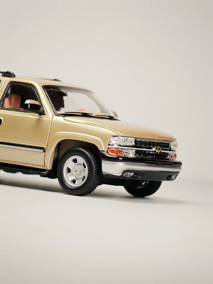 [Preorder] MK Miniatures 1:64 2003 Chevrolet Suburban Vintage Light Gold MK2401-04-A1