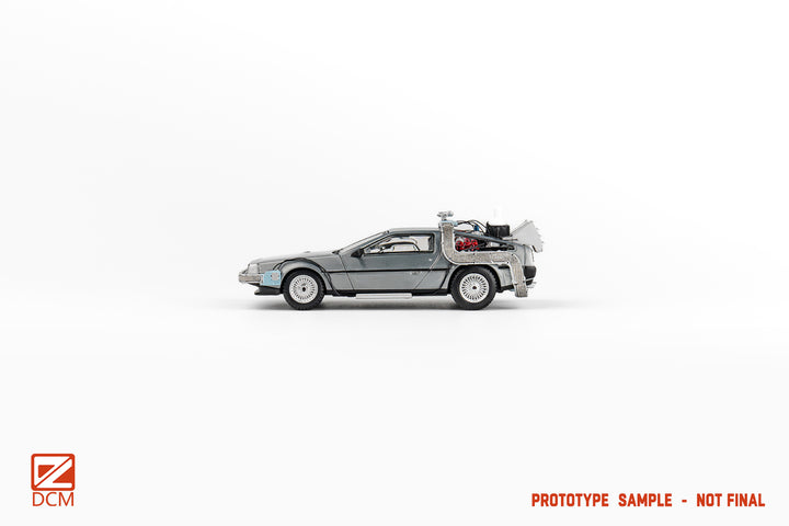 [Preorder] DCM 1:64 Back to the future DMC-12 (2 Versions)