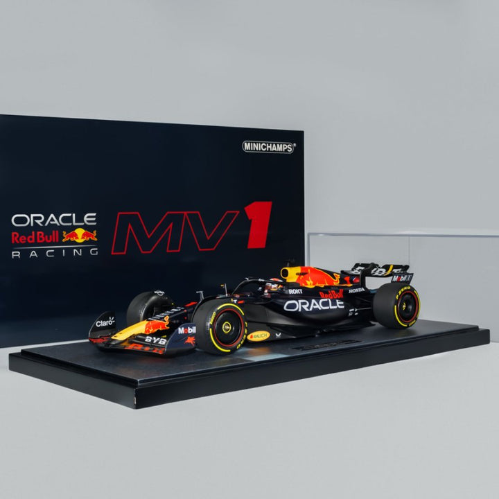 MINICHAMPS 1:12 RED BULL RACING HONDA RB19 - MAX VERSTAPPEN - 2ND PLACE QATAR SPRINT RACE - WORLD CHAMPION 2023