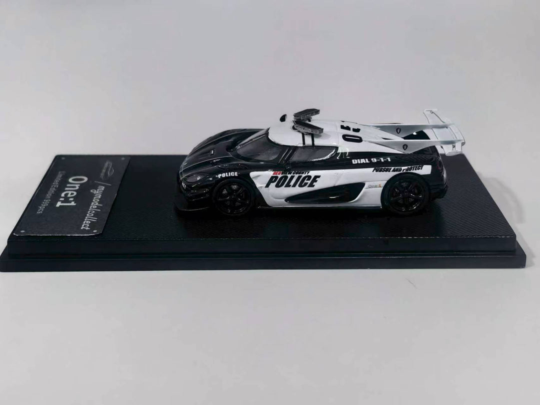[Preorder] Model Collect 1:64 koenigsegg one 1 Black/White Police Livery MC640028A
