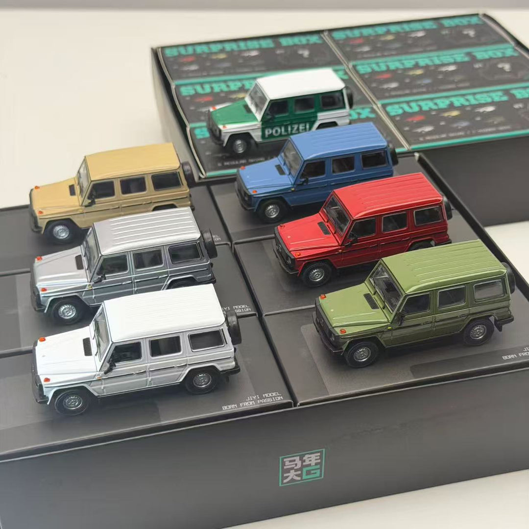 JIYI 1:64 Mercedes-Benz W460 Blind Box (Randomly Inserted)