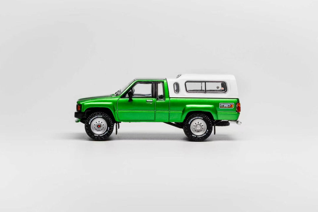 [Preorder] GCD 1:64 Toyota Hilux SR5 XTRA Cab 1985 (LHD) (3 Colours) KS-087-641/ KS-087-642/ KS-087-643