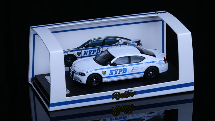[Preorder] Rollin 1:64 NYPD New York Police Department Highway Patrol HWY Semi-concealed police car 08 Warhorse