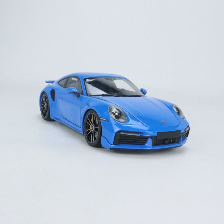 MINICHAMPS 1:18 Porsche 911 992 Turbo S (911 Turbo Sport) 113069172