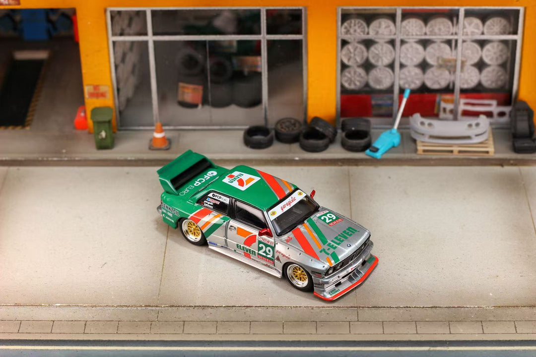 [Preorder] Ghost Player 1:64 Varnish 711 Livery Customized Version (2 Variants)
