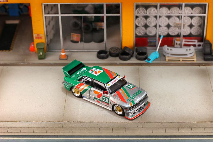 [Preorder] Ghost Player 1:64 Varnish 711 Livery Customized Version (2 Variants)