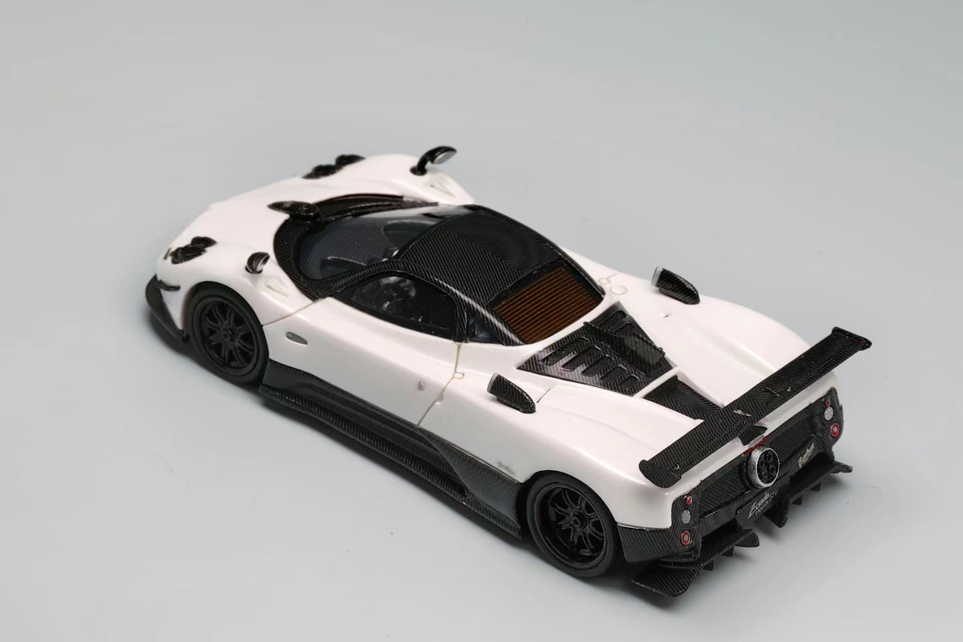U2 1:64 Novetic 488 Pista Resin – Horizon Diecast
