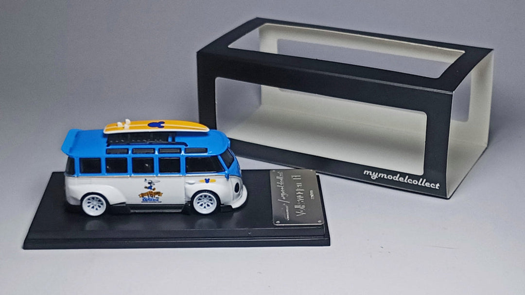 Model Collect 1:64 Volkswagen T1 Van Blue/White