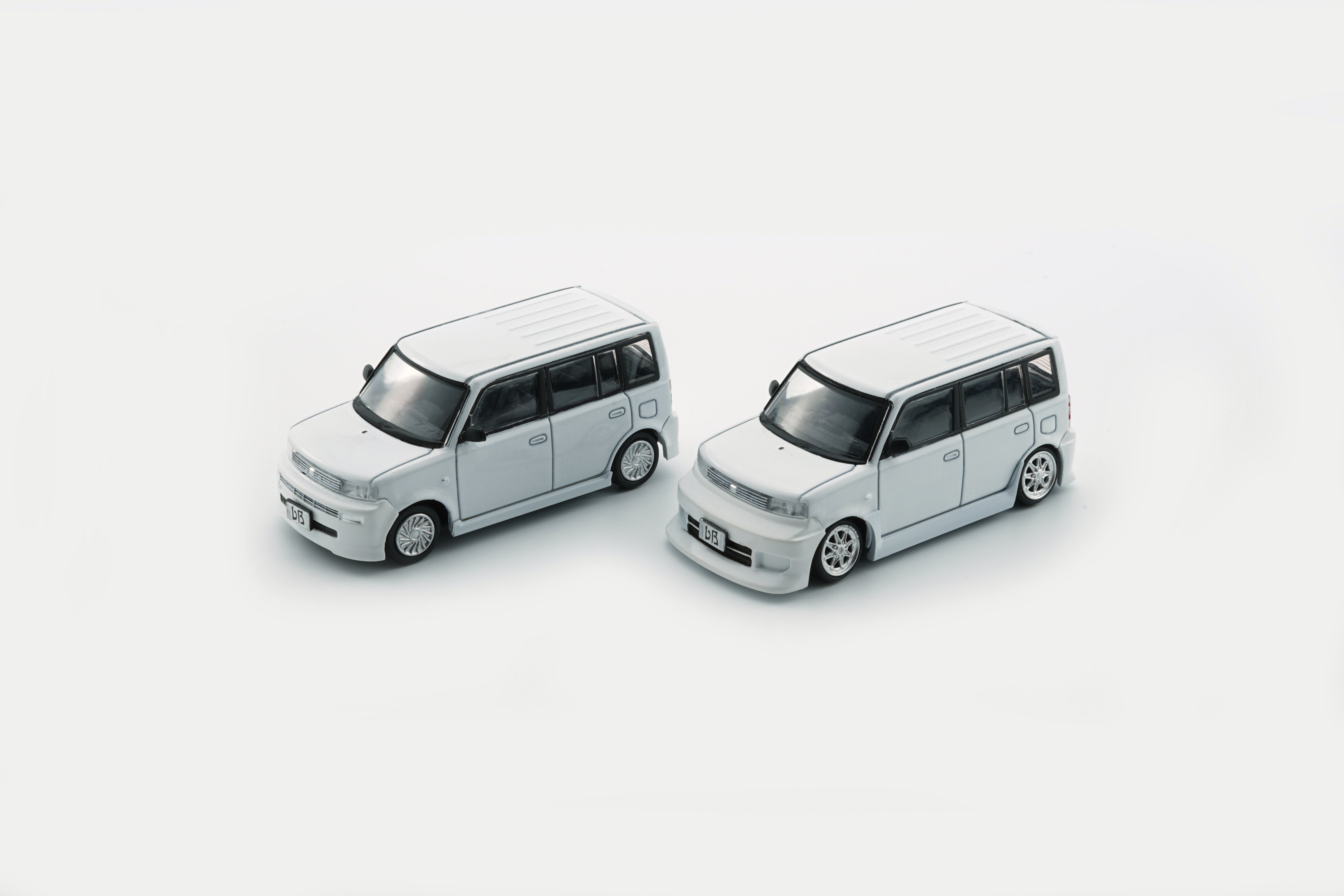 BM Creation 1:64 Toyota 2000 bB - White 64B0373/4 – Horizon Diecast