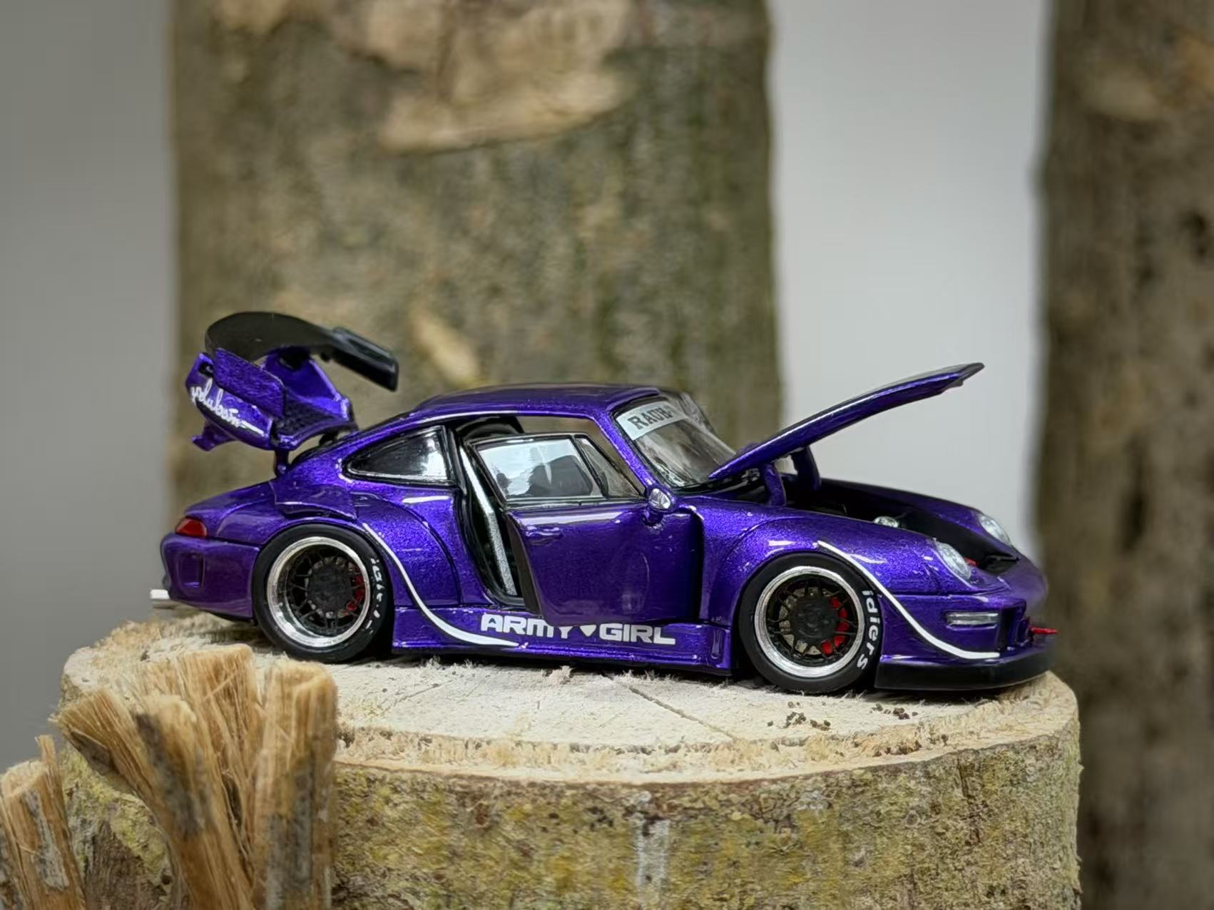 Preorder] PGM 1:64 Porsche RWB 993 Metallic Purple (2 Versions