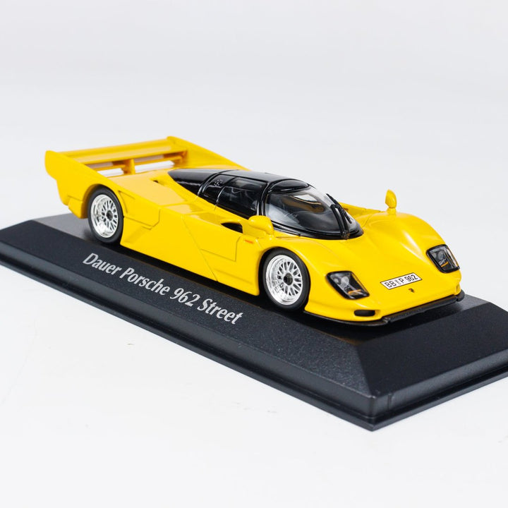 MINICHAMPS 1:43 PORSCHE DAUER 962 GT - 1994 - YELLOW 940064000