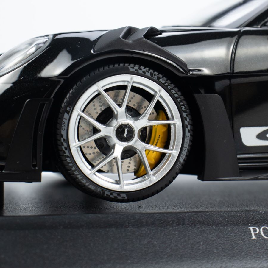 [Preorder] MINICHAMPS 1:18 PORSCHE 911 (992) GT3RS 2023 Black w/ Silver Decor