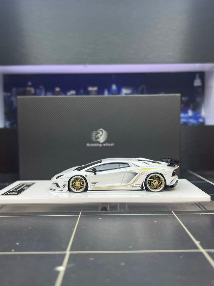 [Preorder] Rotating Wheel 1:64 Lamborghini Rowen Aventador S White